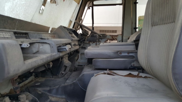 รถนิสสัน  10  ล้อ UD โม่ปูน CWM430 / 230 แรงม้า.    สนใจติดต่อ  081 - 6079515