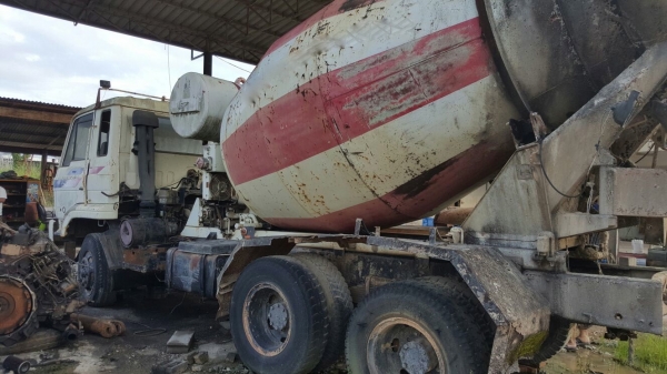 รถนิสสัน  10  ล้อ UD โม่ปูน CWM430 / 230 แรงม้า.    สนใจติดต่อ  081 - 6079515