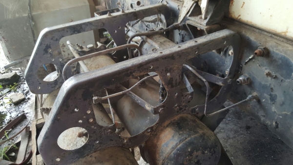 รถนิสสัน  10  ล้อ UD โม่ปูน CWM430 / 230 แรงม้า.    สนใจติดต่อ  081 - 6079515