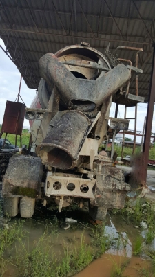 รถนิสสัน  10  ล้อ UD โม่ปูน CWM430 / 230 แรงม้า.    สนใจติดต่อ  081 - 6079515