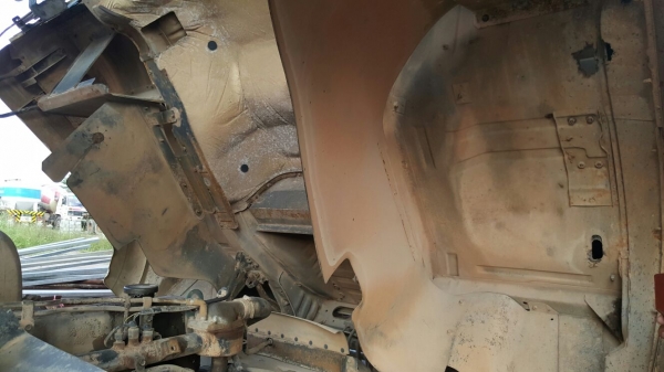 รถนิสสัน  10  ล้อ UD โม่ปูน CWM430 / 230 แรงม้า.    สนใจติดต่อ  081 - 6079515