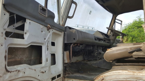 รถนิสสัน  10  ล้อ UD โม่ปูน CWM430 / 230 แรงม้า.    สนใจติดต่อ  081 - 6079515