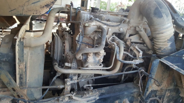 รถนิสสัน  10  ล้อ UD โม่ปูน CWM430 / 230 แรงม้า.    สนใจติดต่อ  081 - 6079515