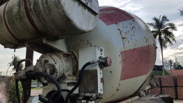 รถนิสสัน  10  ล้อ UD โม่ปูน CWM430 / 230 แรงม้า.    สนใจติดต่อ  081 - 6079515