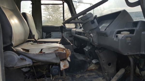 รถนิสสัน  10  ล้อ UD โม่ปูน CWM430 / 230 แรงม้า.    สนใจติดต่อ  081 - 6079515