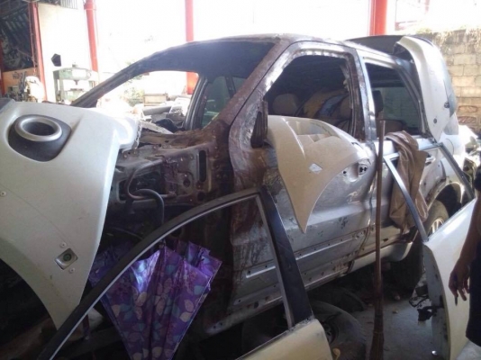 ขายซาก รถford escape เครื่องไม่แตก. ขายซาก รถford escape เครื่องไม่แตก.