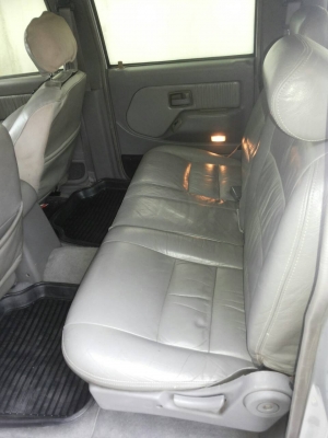 รถอเนกประสงค์  ISUZU THAIRUNG SPACEWAGON ปี 2002 เกียร์ธรรมดา เครื่อง 3000  สภาพสวย ราคา 165,000 บ.