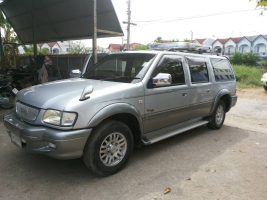 รถอเนกประสงค์  ISUZU THAIRUNG SPACEWAGON ปี 2002 เกียร์ธรรมดา เครื่อง 3000  สภาพสวย ราคา 165,000 บ.