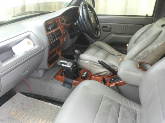 รถอเนกประสงค์  ISUZU THAIRUNG SPACEWAGON ปี 2002 เกียร์ธรรมดา เครื่อง 3000  สภาพสวย ราคา 165,000 บ.