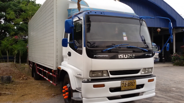 ขายรถ 6 ล้อใหญ่ อีซุซุ DECA FTR. 195 แรง สภาพสวยเดิม  เครื่องดี คัชชีสวย ยาว 7.2 เมตร รถห้างแท้  พร้อมใช้งานเลยครับ ม