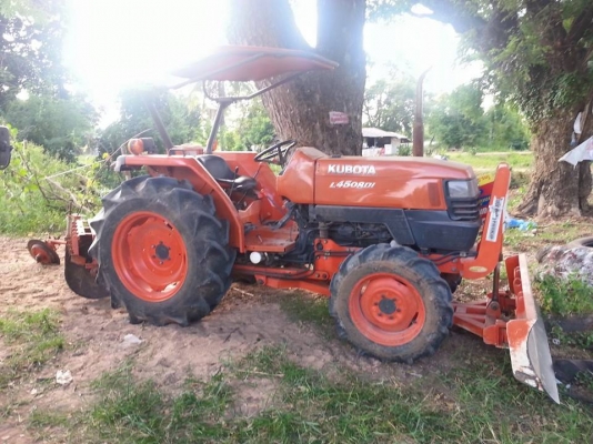 ขายรถไถ KUBOTA L4508DI ใช้งานน้อย อุปกรณ์ครบ ดันหน้า ผานหลัง สภาพสวยพร้อมใช้งาน เอกสารพร้อมโอน สนใจโทร 090-8588220คุณนะ 093-3258446คุณบิว หรือเข้าดูสินค้าอื่นๆได้ที่ www.truck.in.th/498 หรือเพจFacebook ณรงค์ ซื้อขายรถมือสอง (เว็บไซต์ส่วนตัว) หรือFacebook