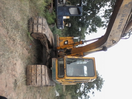 ขาย แมคโครkomatsu 120รุ่น2 ราคา225000 บาท โทร.0896265300