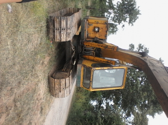 ขาย แมคโครkomatsu 120รุ่น2 ราคา225000 บาท โทร.0896265300