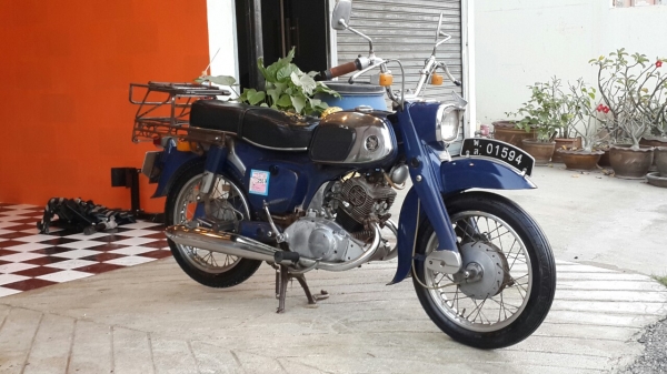 วุฒิ นนบุรี ฮอนด้า C92 หมูสภาพบ้านๆสีเดิมทั้งคันทะเบียนแท้พร้อมโอน วุฒิ นนบุรี ฮอนด้า C92 หมูสภาพบ้านๆสีเดิมทั้งคันทะเบียนแท้พร้อมโอน