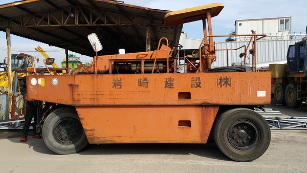 รถบด 7 ล้อยาง Sakai T2 รถเก่านอก สภาพเดิมๆ พร้อมใช้งาน เพิ่งเหยียบถึงไทย