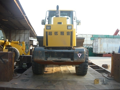 รถตักล้อยาง Komatsu WA200-5 รภเก่านอกนำเข้าจากญี่ปุ่่น พร้อมใข้งานทันที 091 695-6445