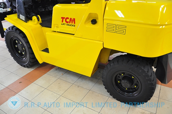 ขายรถโฟล์คลิฟท์มือสอง TCM รุ่น FD35Z7  ราคา xxx,xxx บาท นำเข้าจากประเทศญี่ปุ่น 100\%