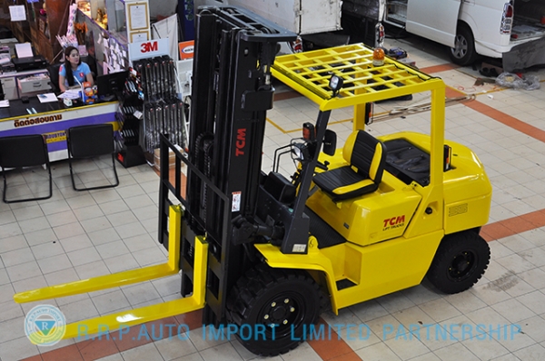ขายรถโฟล์คลิฟท์มือสอง TCM รุ่น FD35Z7  ราคา xxx,xxx บาท นำเข้าจากประเทศญี่ปุ่น 100\%