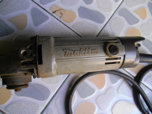 เครื่องเจียหัวหมู มากิต้า 4 นิ้ว 9500N เครื่องเจียหัวหมู มากิต้า 4 นิ้ว 9500N