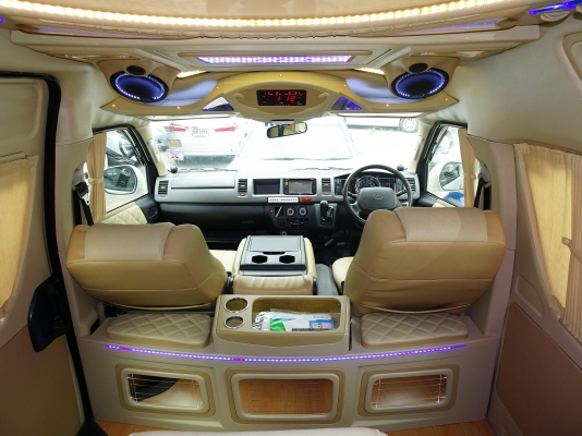 รถตู้มือสอง ปี2013 แต่งเต็มทั้งคัน สนใจโทร 087-775-8887 รถตู้มือสอง ปี2013 แต่งเต็มทั้งคัน สนใจโทร 087-775-8887