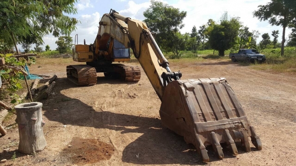 ขายแบคโฮ CAT E200B สภาพพร้อมใช้งาน เอกสารสัญญาซื้อขาย ช่วงล่างดี ราคาต่อรองได้ ขายแบคโฮ CAT E200B สภาพพร้อมใช้งาน เอกสารสัญญาซื้อขาย ช่วงล่างดี ราคาต่อรองได้