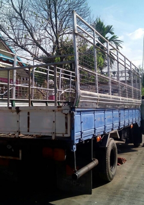 หกล้อ อีซูซ 110แรง ช่วงยาว 5.20ม สภาพดีพร้อมใช้ เล่มทะเบียนพร้อมโอน