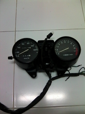 เรือนไมล์กลมพร้อมชุดสายไฟและวัดรอบเครื่องมอไซค์ ราคา 700 บาทพร้อมส่ง