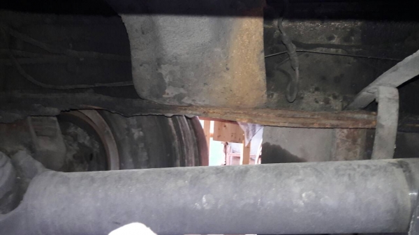 ขายรถบรรทุก 10 ล้อรั้ว HINO KT 925 เครื่อง JO8C เพลาเดียว 220 แรงม้า กระบะสามมิตรลอนเฉียง ราคา 350000