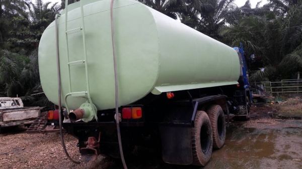 ขายรถบรรทุก 10 ล้อน้ำ HINO เปอร์เฟีย เครื่องแดวู 360 แรงม้า 2 เพลา ถังบรรจุ 16000 ลิตร ราคา 650000