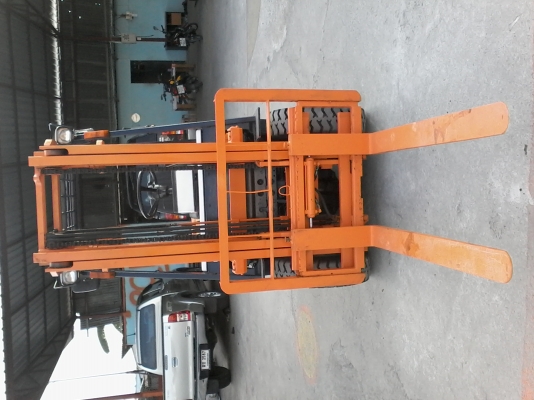 ขายรถยกฟอล์คลิฟต์ดีเซล.ขนาด2.5ตัน.เสาสูง3เมตร.งาสไลด์ ราคา 230,000 บาท