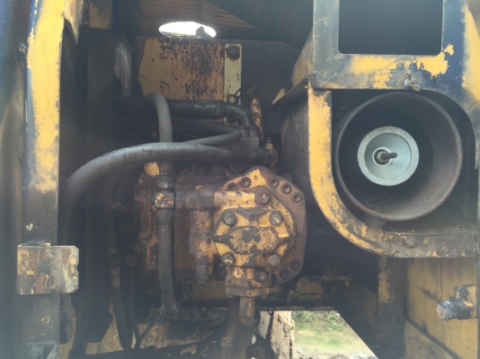 ขายรถแบคโฮ KOMATSU PC200-5 ระบบไฟเต็ม ไม่มีเอกสาร คอลโทรลสั้น ราคา 600000