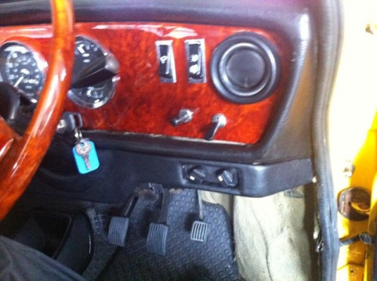 ขาย mini austin 1300 มือเดียว ขาย mini austin 1300 มือเดียว