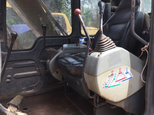 ขายรถแบคโฮ KOMATSU PC60-7 ระบบไฟเต็ม ไม่มีเอกสาร ราคา 680000