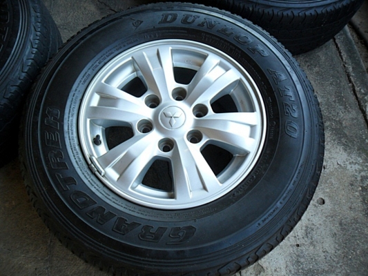 แม็กกระบะขอบ16-6รู139 พร้อมยาง ดันล็อป 245-70-R16ปี12 (4ล้อ4,500บ.) แม็กกระบะขอบ16-6รู139 พร้อมยาง ดันล็อป 245-70-R16ปี12 (4ล้อ4,500บ.)