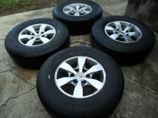 แม็กกระบะแท้ๆ ขอบ16-6รู139 พร้อมยาง มิชลิน265-70-16 (4ล้อ 4,900บ.)