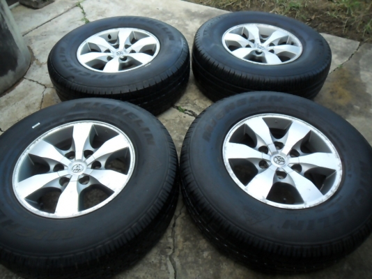 แม็กกระบะแท้ๆ ขอบ16-6รู139 พร้อมยาง มิชลิน265-70-16 (4ล้อ 4,900บ.)