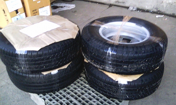 แม็กกระบะแท้ๆ ขอบ16-6รู139 พร้อมยาง มิชลิน265-70-16 (4ล้อ 4,900บ.)