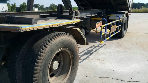 ขายด่วนลูกพ่วงดั้มพืชไร่อู่สหะกิจยาว6.50เมตรปี47สวยน่าใช้