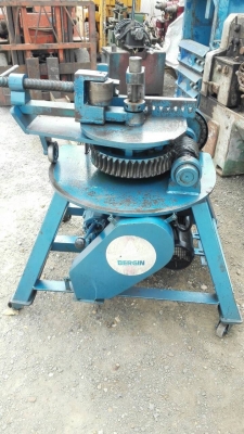 ====== Sold Out!! ====== เครื่องดัดท่อไอเสีย BERGIN รุ่น BEG-30 สเปค 3/4"- 3" มอเตอร์เบรค 3 HP. ไฟบ้าน 220V. ลูกดัดรางดัดจัดเต็ม สภาพป้ายแดง!!