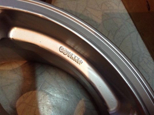 แม็กEnkei Pro2 ขอบ15นิ้ว4รู100ขายถูกมีร้าวขอบวงนึงครับ แม็กEnkei Pro2 ขอบ15นิ้ว4รู100ขายถูกมีร้าวขอบวงนึงครับ