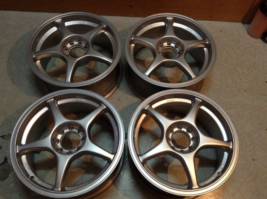 แม็กEnkei Pro2 ขอบ15นิ้ว4รู100ขายถูกมีร้าวขอบวงนึงครับ แม็กEnkei Pro2 ขอบ15นิ้ว4รู100ขายถูกมีร้าวขอบวงนึงครับ