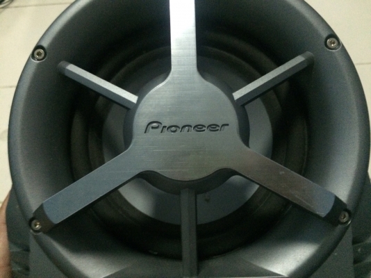 SUB BASUGA Pioneer TS-WX55A 8นิ้ว ว้อยคู่ 100W ปรับความถี่ช่วง50-125Hz มีไฟ วิ่งตามจังหวะเสีบงเบส มือ2 ญี่ปุ่น
