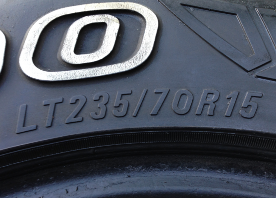 ยาง All Maxxis 235 70 15 กลางปี12 พร้อมใช้งาน ราคาไม่แพง