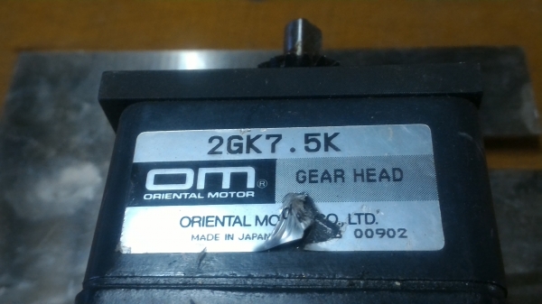 มอเตอร์เกียร์ทด ORIENTAL MOTOR ขนาด 6 W. ทดแล้วหมุนที่ 186 รอบต่อนาที แรงบิดเยอะ