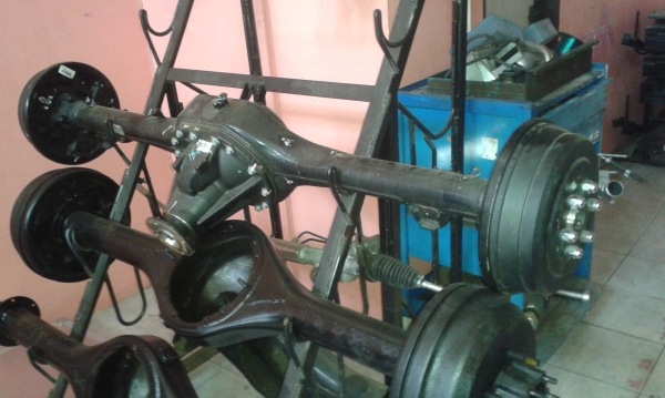 ขายเพลาท้าย นาวาร่า NP 300 ป้ายแดง สวยๆ