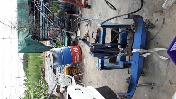 ขายชุดยกหน้ารถไถฟอด เก่าจากนอก พร้อมใช้งาน