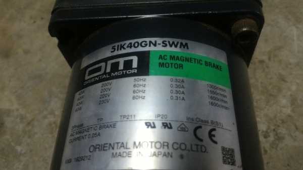 มอเตอร์เกียร์ทด ORIENTAL MOTOR  ขนาด 40 W. ทดแล้วหมุนที่ 46 รอบต่อนาที (มี 2 ตัว )