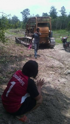 ขายรถแทรคเตอร์ KOMATSU D50A-15 ห้องเลี้ยวน้ำมัน ราคา 300000