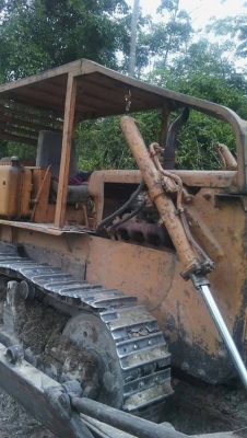 ขายรถแทรคเตอร์ KOMATSU D50A-15 ห้องเลี้ยวน้ำมัน ราคา 300000