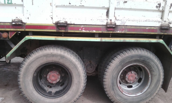 ขายด่วนรถสิบล้อM6ดั้มเกษตรแม่ลูกเครือง260แรงปี52รถสวยเดิม